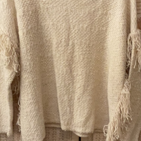 Gorgeous Fringed/Southwest Oversized Sweater by Ralph Lauren - Picture 13 of 13